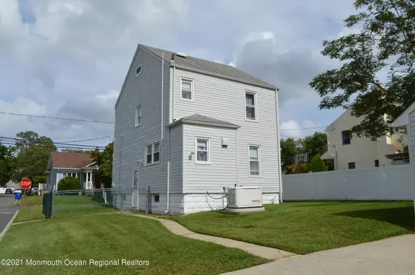 Belford, NJ 07718,352 Campbell Avenue