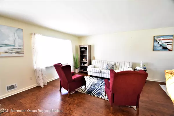 Toms River, NJ 08753,117 Poe Avenue