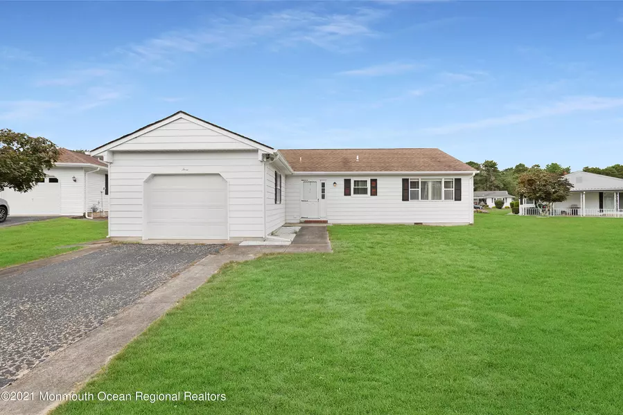 3 Freeport Court, Toms River, NJ 08757