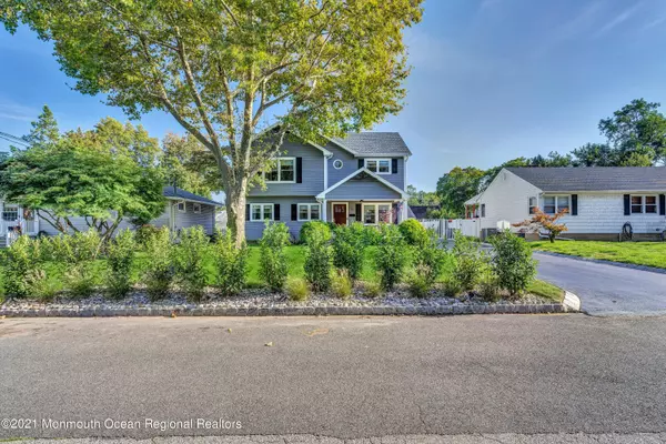 Keyport, NJ 07735,37 Monroe Street