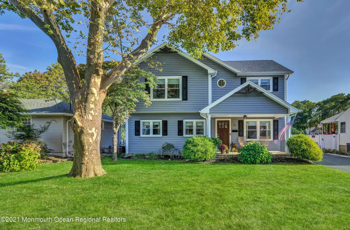 Keyport, NJ 07735,37 Monroe Street