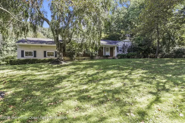 Holmdel, NJ 07733,13 Heyward Hills Drive