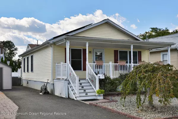 Keyport, NJ 07735,82 Manchester Avenue