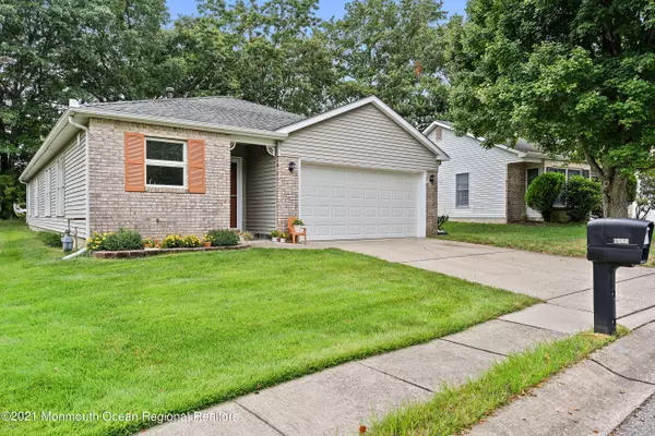 1544 Heatherleaf Lane, Toms River, NJ 08755