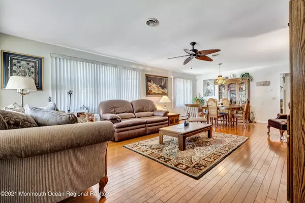 Toms River, NJ 08757,9 Exitir Street