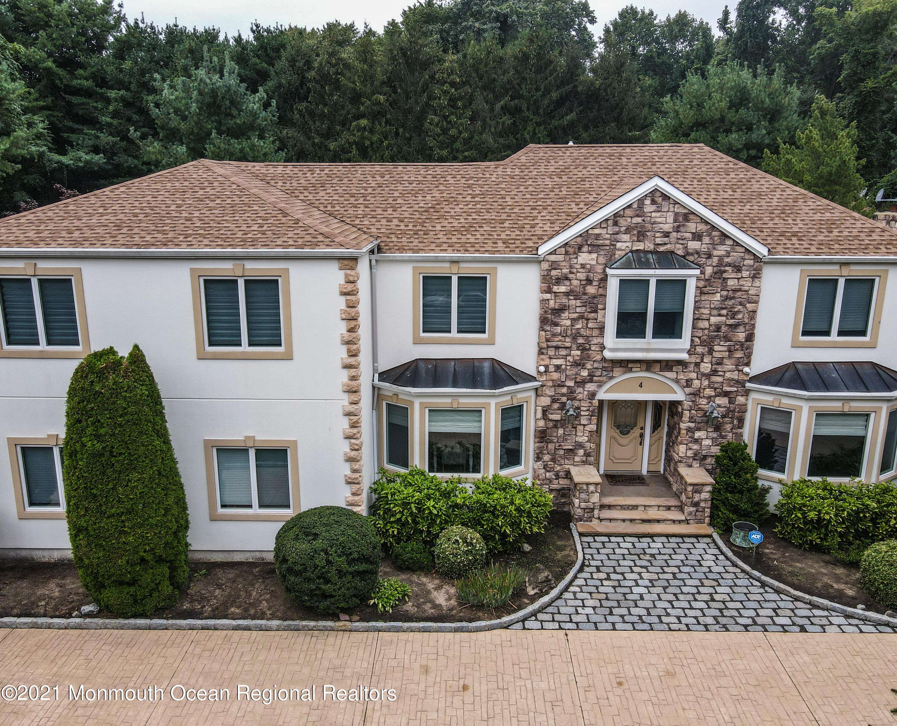 Middletown, NJ 07748,4 Seneca Drive