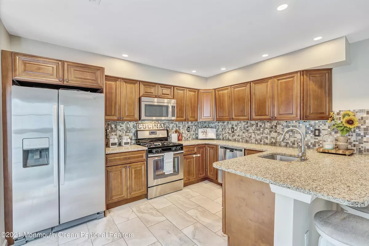 Howell, NJ 07731,282 Elmwood Court