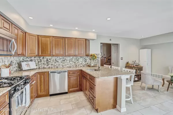 Howell, NJ 07731,282 Elmwood Court