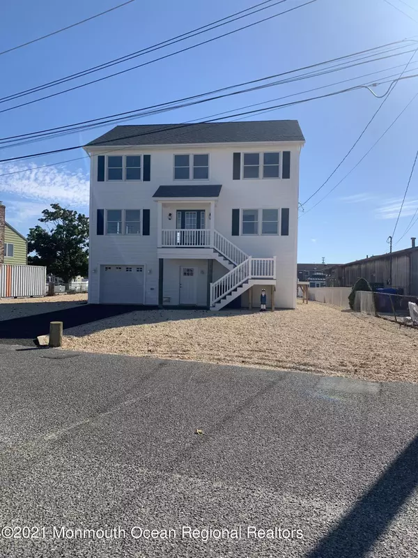 5 Saint John Avenue, Toms River, NJ 08753