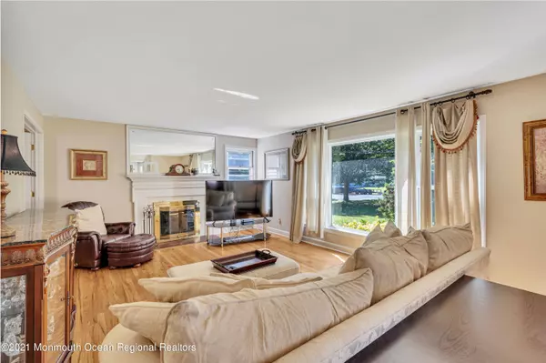 Fair Haven, NJ 07704,324 Harding Road