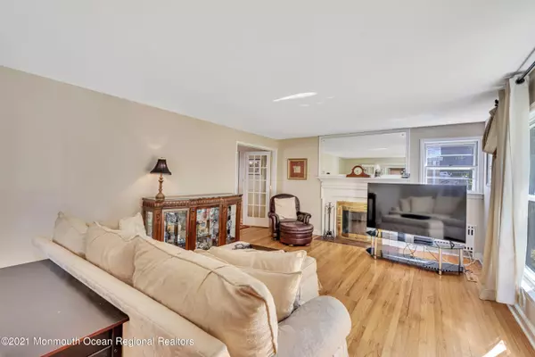 Fair Haven, NJ 07704,324 Harding Road