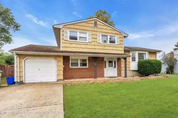 53 Holly Drive,  Parlin,  NJ 08859