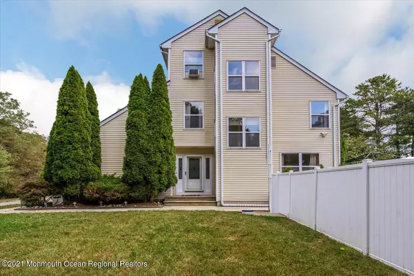 Howell, NJ 07731,16 Tulip Court