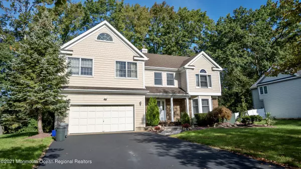 25 Oakland Road, Old Bridge, NJ 08857