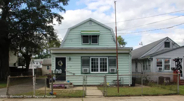 33 St James Place, Keansburg, NJ 07734