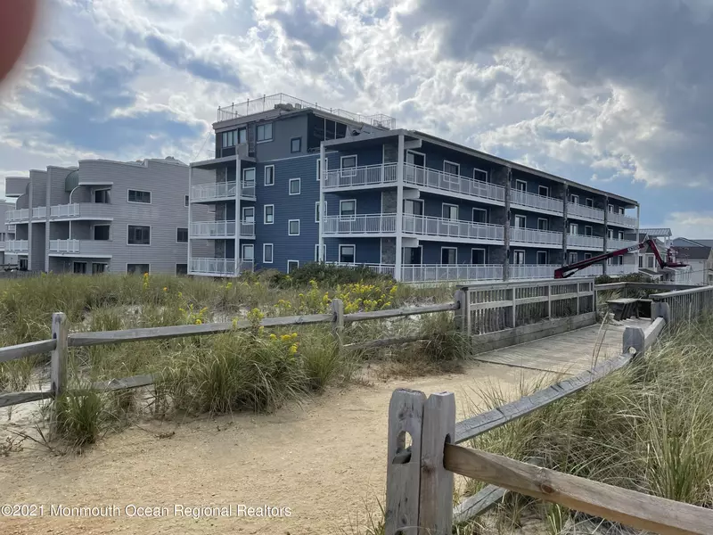 1 21st Avenue #4D, South Seaside Park, NJ 08752