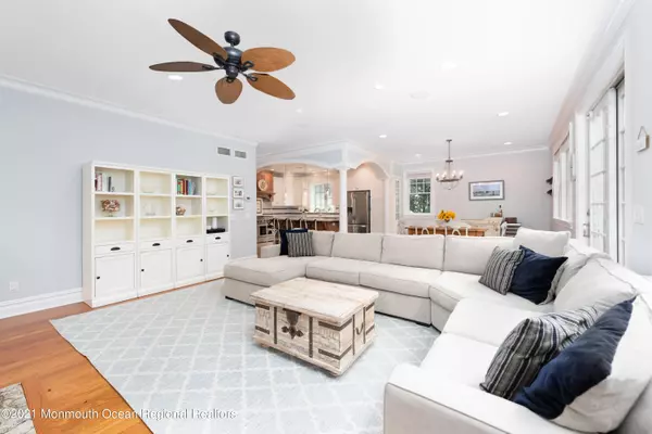 Rumson, NJ 07760,88 Lafayette Street