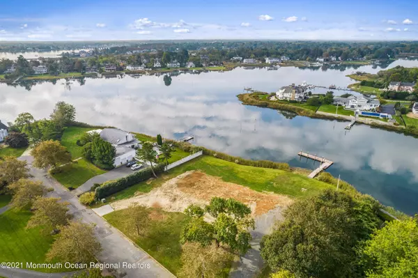 Rumson, NJ 07760,14 Rivers Edge Drive