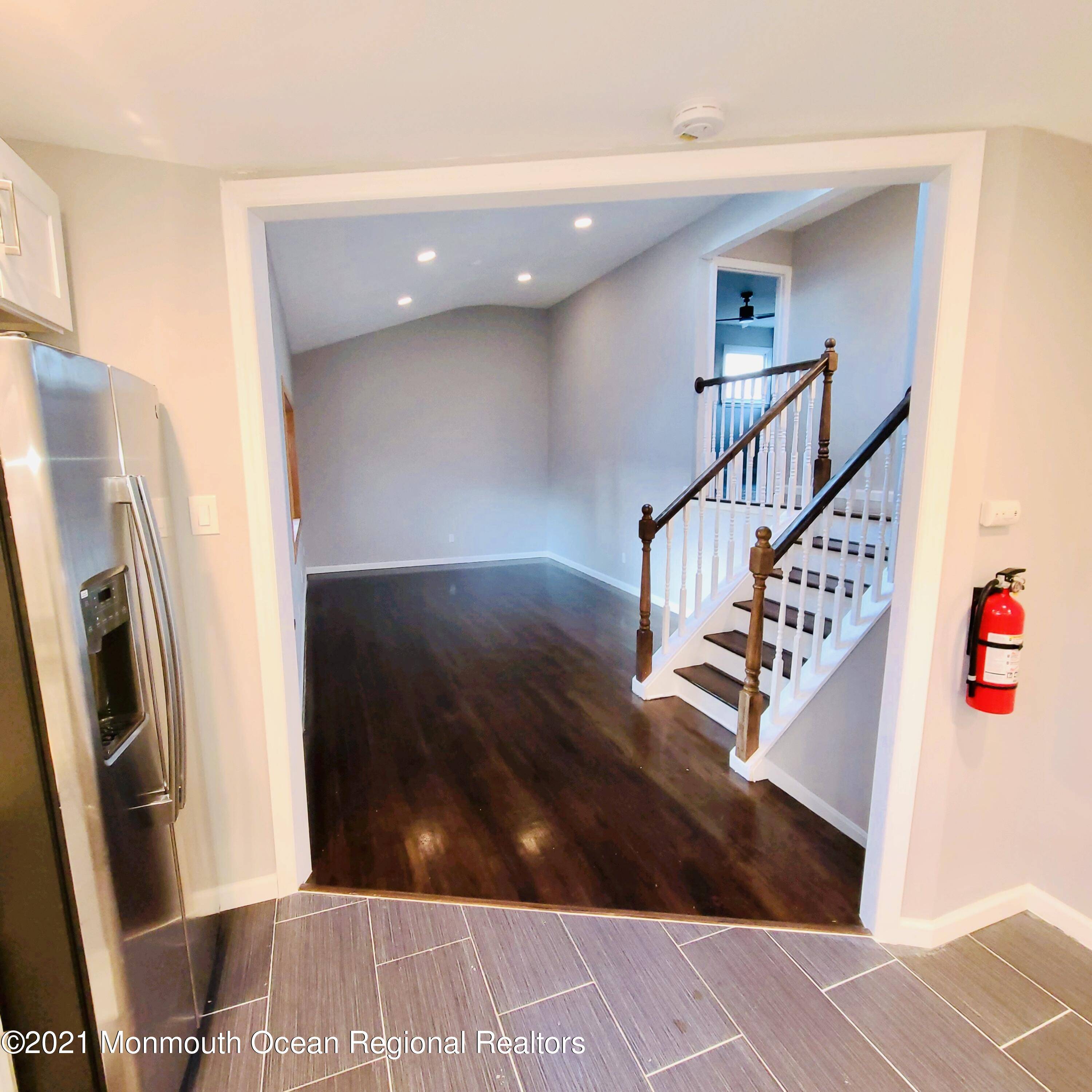 Atlantic Highlands, NJ 07716,8 Manymind Avenue