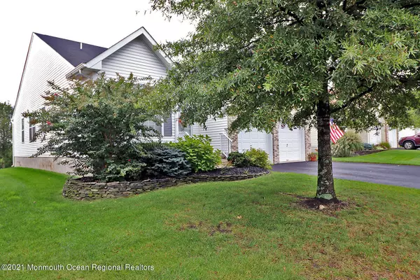 Howell, NJ 07731,10 Silver Maple Lane