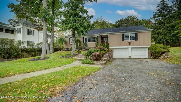 Metuchen, NJ 08840,48 Stirling Court