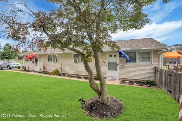 Farmingdale, NJ 07727,6264 Academy Street