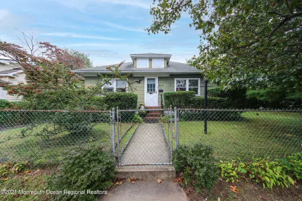 Atlantic Highlands, NJ 07716,52 Avenue C