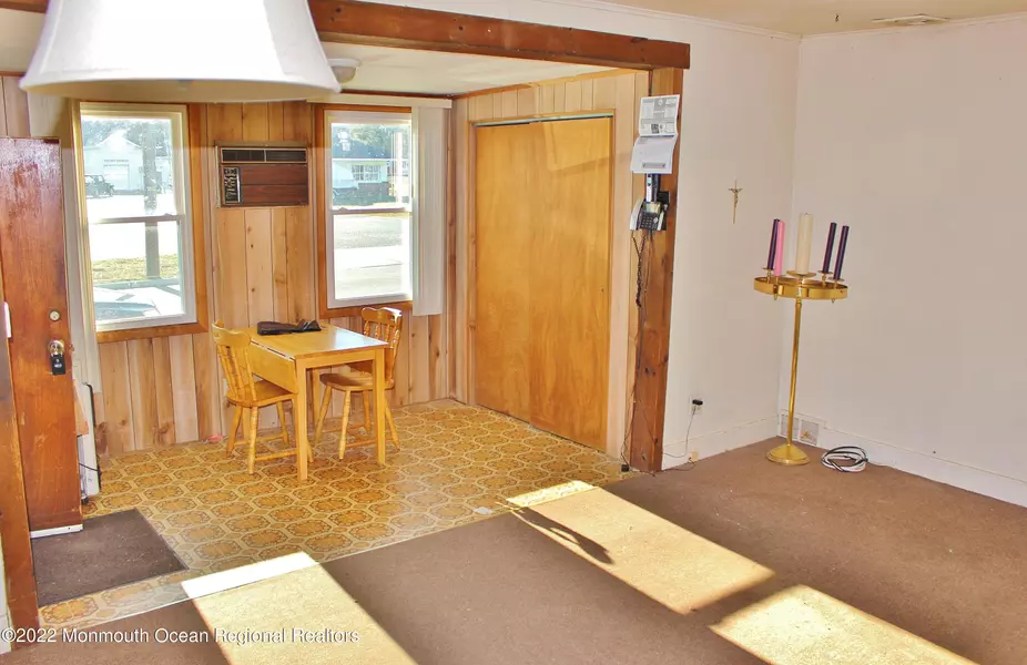 16 Battin Road, Fair Haven, NJ 07704