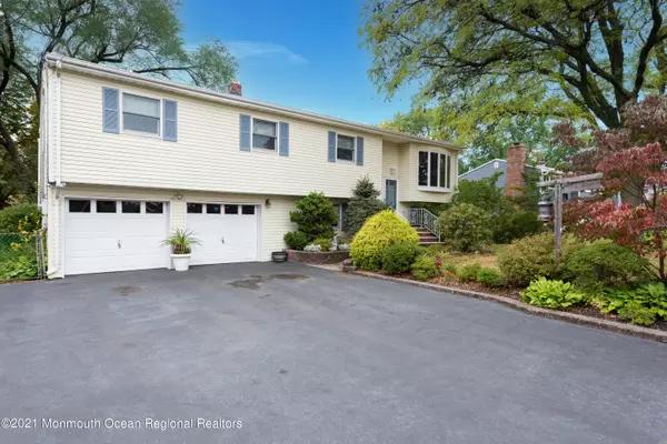 528 East Road, Belford, NJ 07718