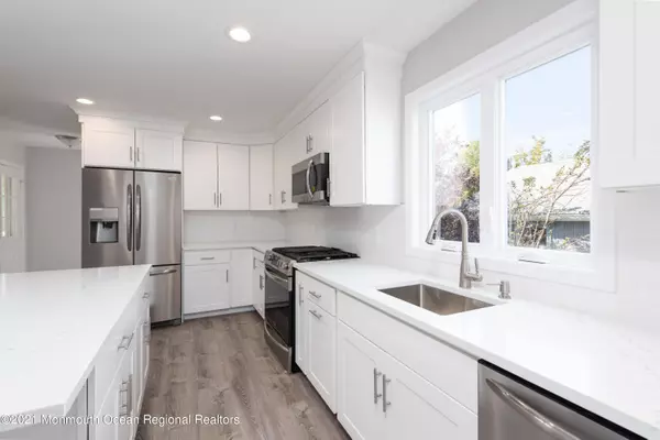 Atlantic Highlands, NJ 07716,25 Leonard Avenue