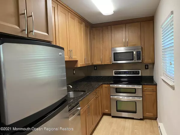 Eatontown, NJ 07724,98 White Street #A