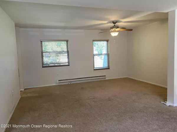 Eatontown, NJ 07724,98 White Street #A