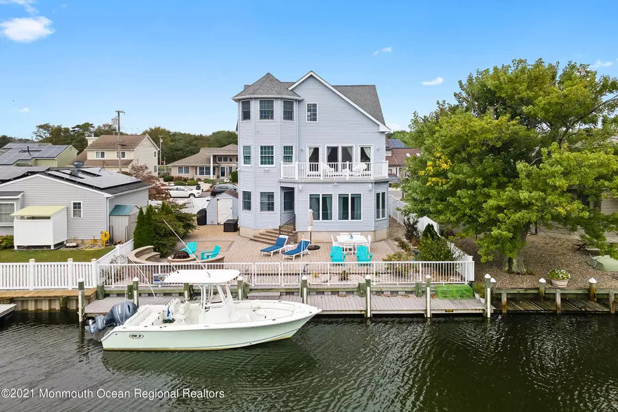 819 Bowsprit Point, Lanoka Harbor, NJ 08734