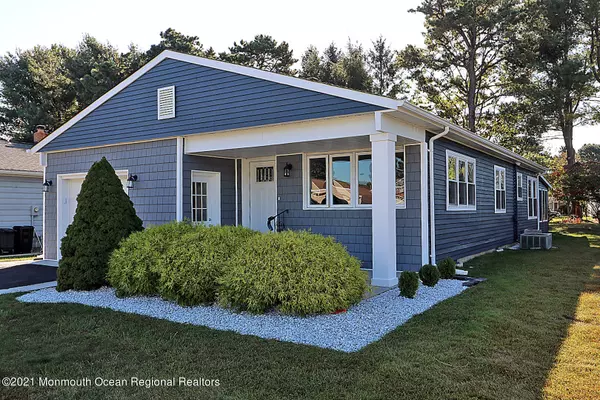 5 Tahoe Court, Toms River, NJ 08757