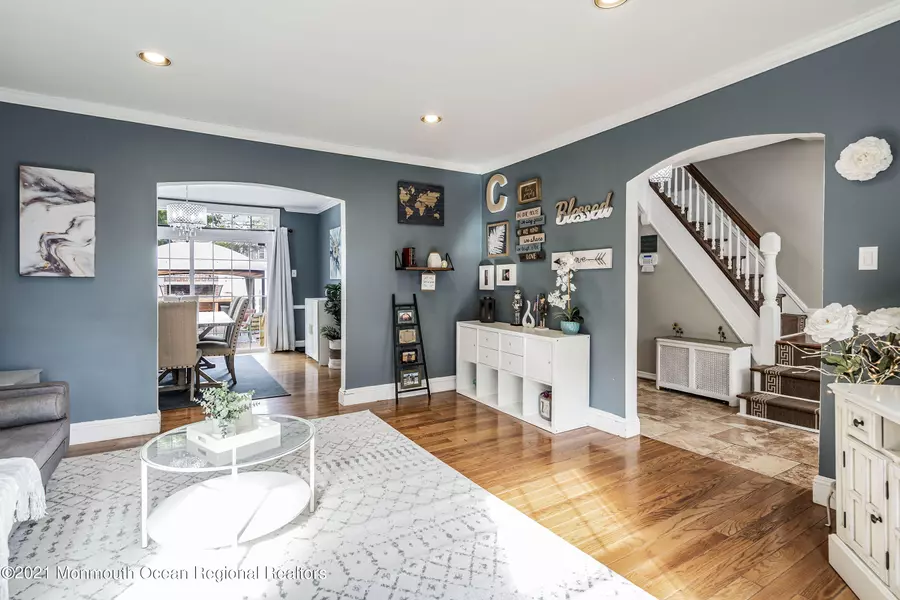 39 Oakridge Road, West Orange, NJ 07052