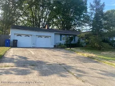 55 Kim Lane, Toms River, NJ 08755