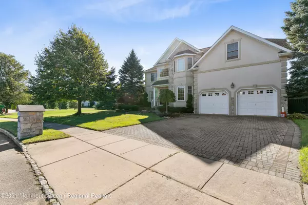 10 Lernard Road, Manalapan, NJ 07726