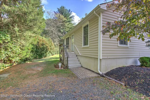 Cream Ridge, NJ 08514,17 Hill Lane