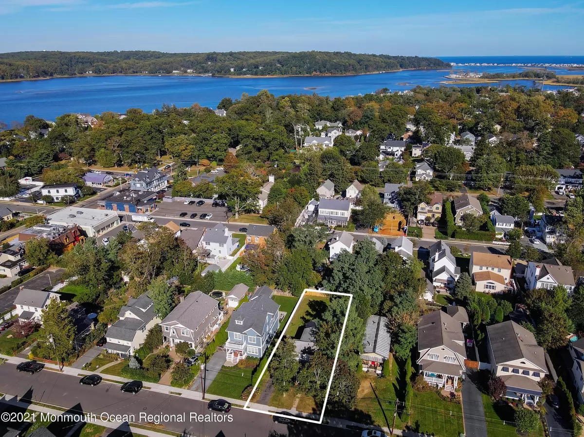 Rumson, NJ 07760,35 Lafayette Street