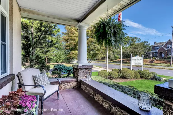 Atlantic Highlands, NJ 07716,25 Memorial Parkway