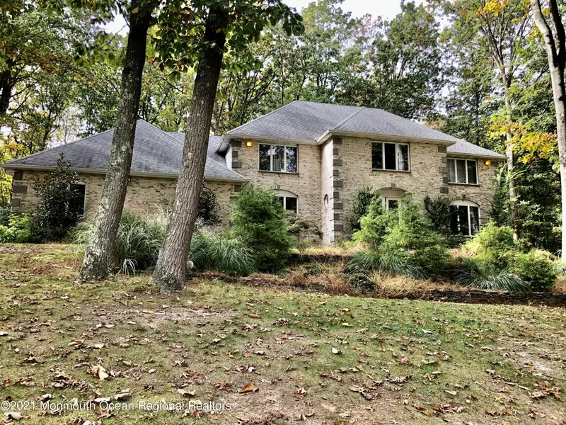 2 Lakeview Drive, Perrineville, NJ 08535