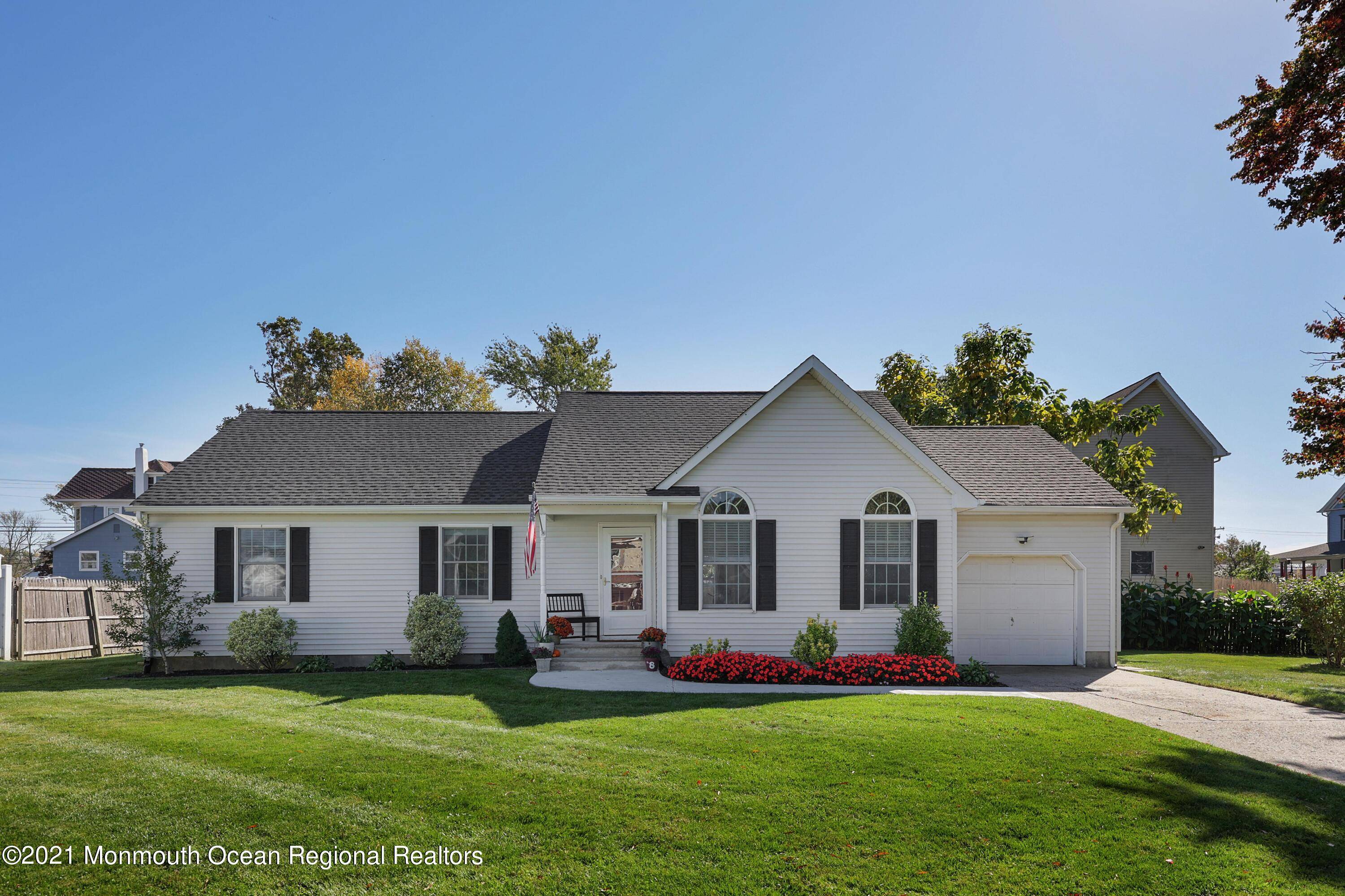 8 Lester Place, North Middletown, NJ 07748