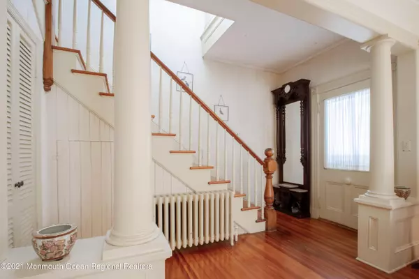 Atlantic Highlands, NJ 07716,580 Kings Highway E