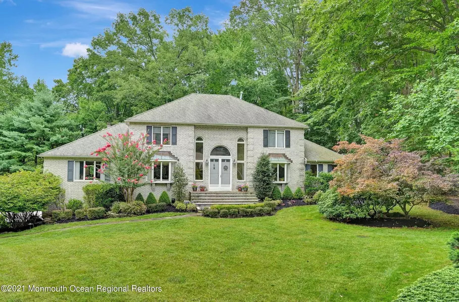 10 Crowfield Lane, Holmdel, NJ 07733