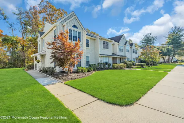 Howell, NJ 07731,488 Cottonwood Court