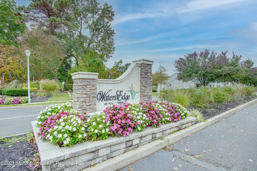 317 Waters Edge Drive, Toms River, NJ 08753