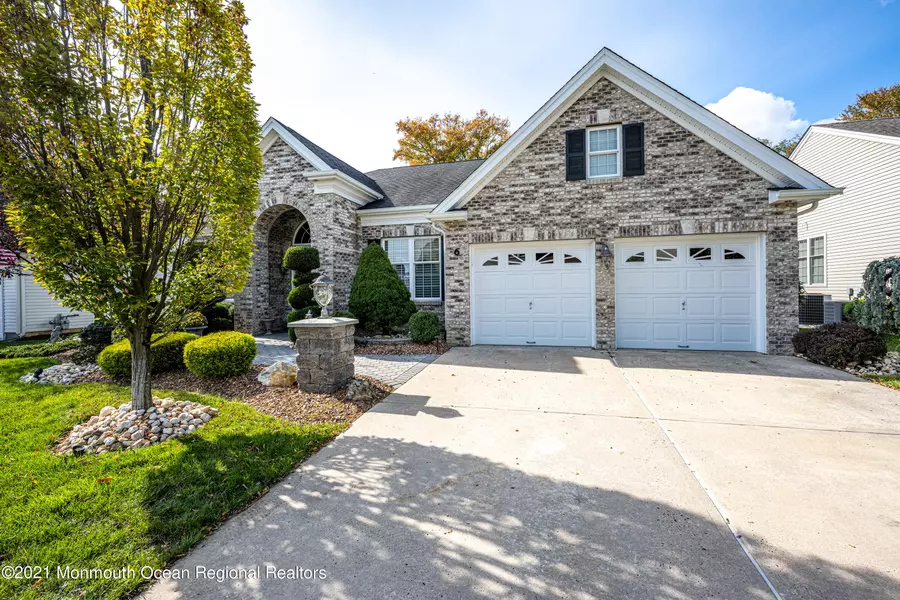 6 Appian Court, Freehold, NJ 07728