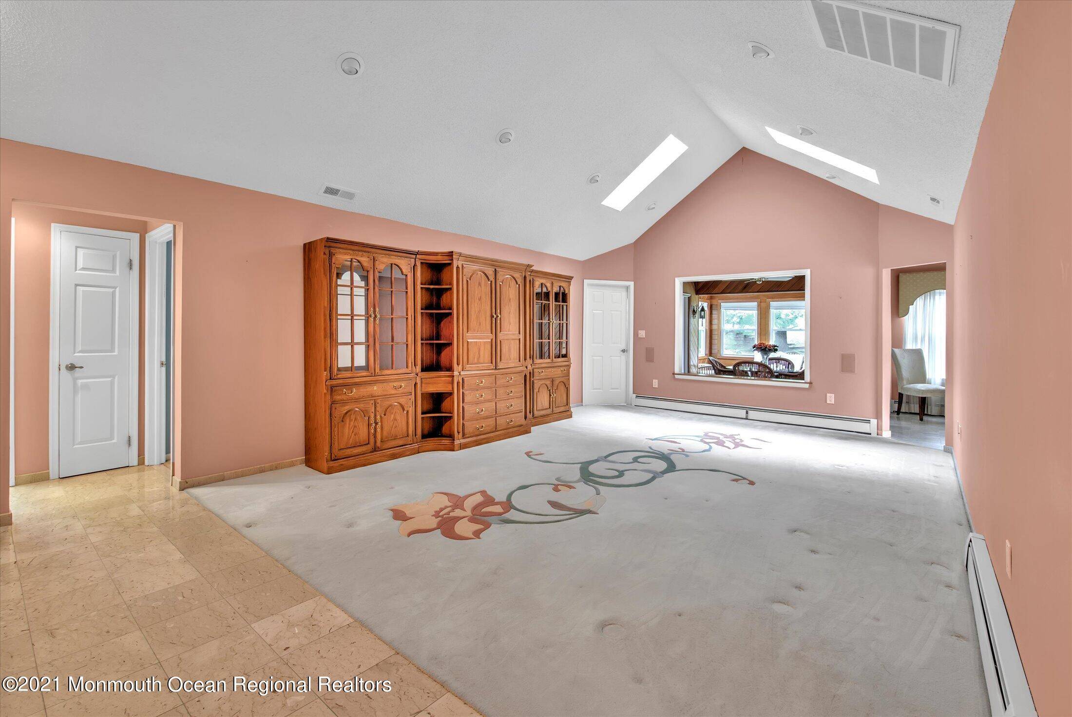 Marlboro, NJ 07746,9 Avon Court