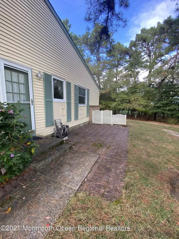 Whiting, NJ 08759,5 Deerfield Drive