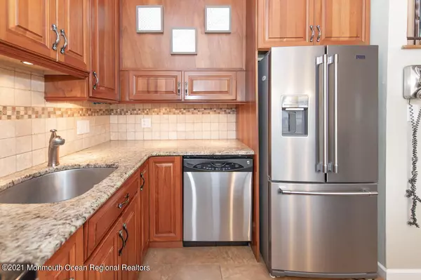 Colonia, NJ 07067,89 Cleveland Avenue